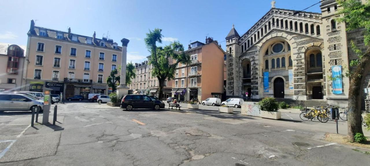 Cosy And Calm In Grenoble City Heart With Free And Large Parking Q-Park Chavant Exterior photo